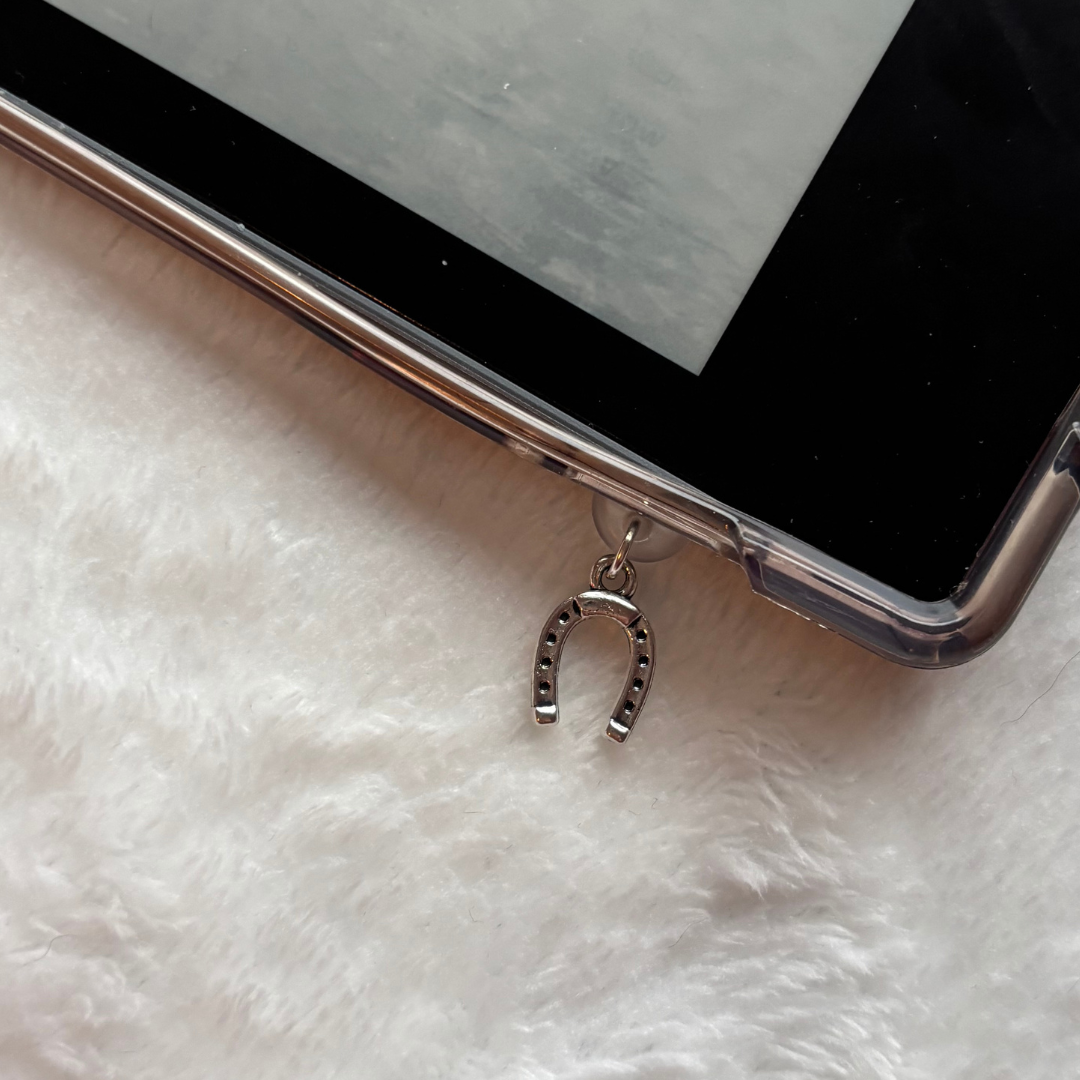 Horseshoe kindle charm