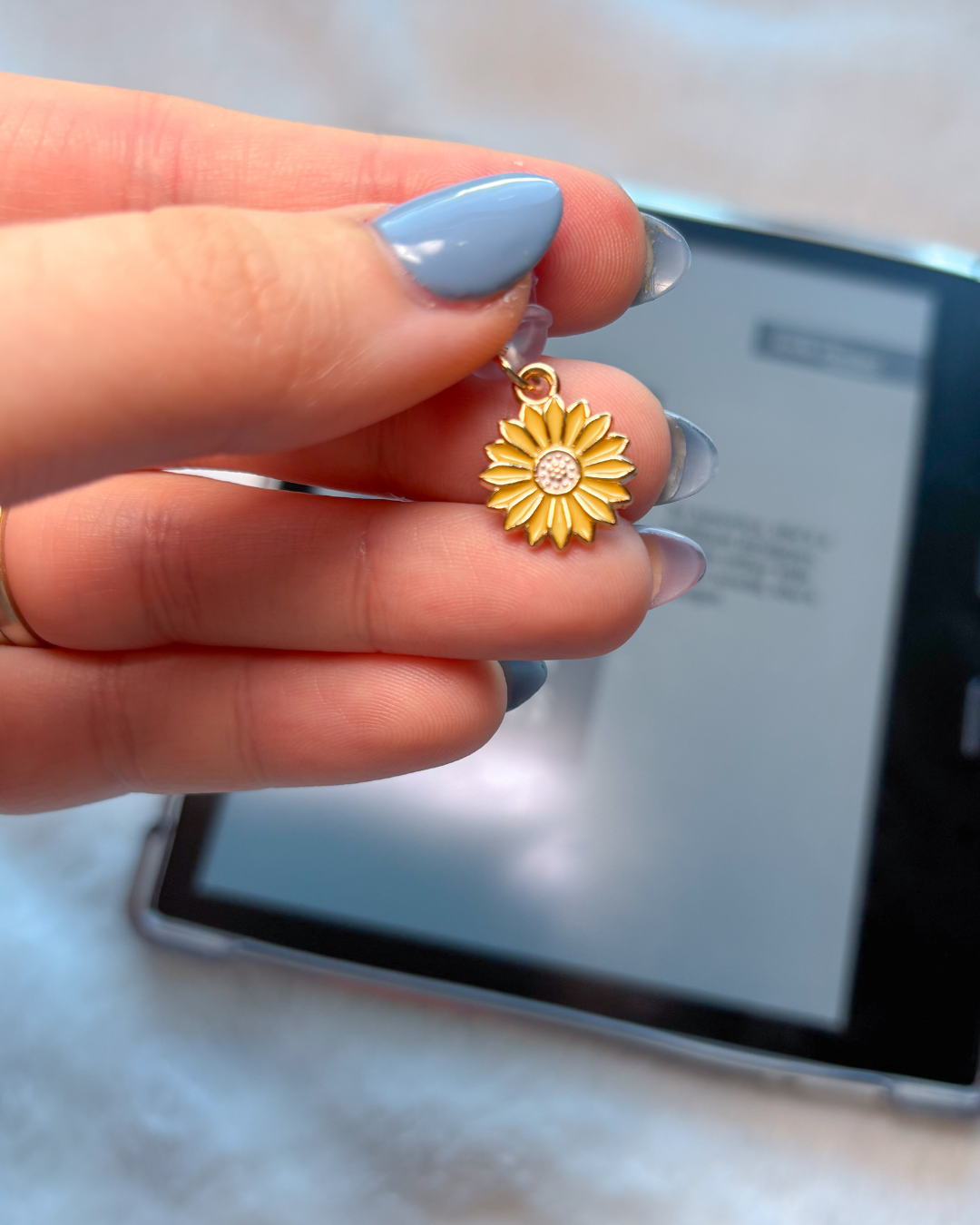 Small Flower Kindle Charm