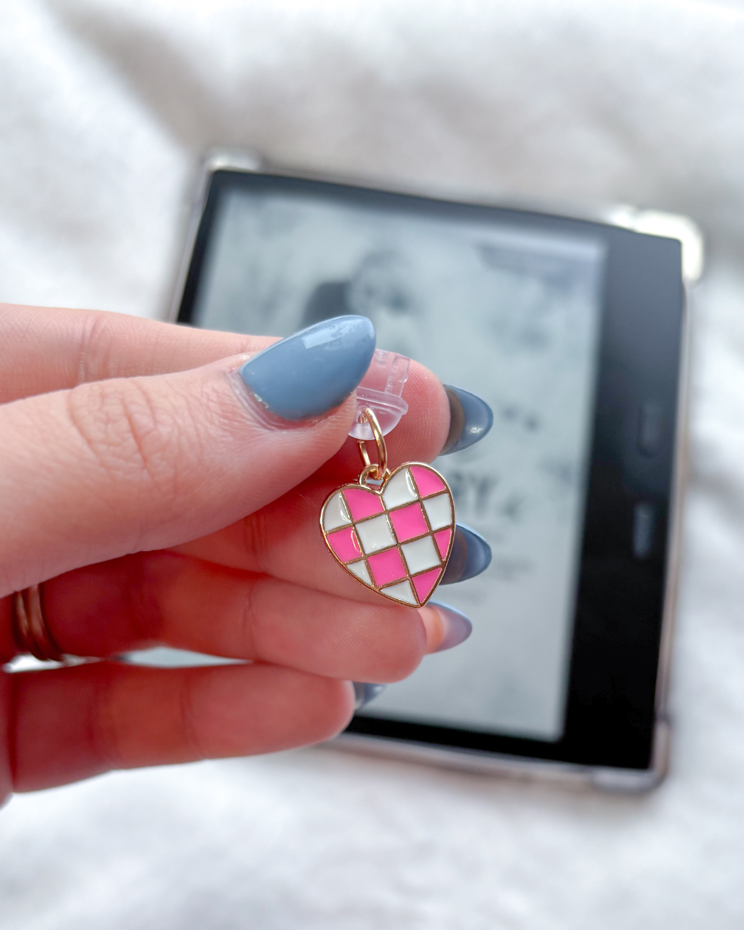 Checkered Pink Heart kindle charm