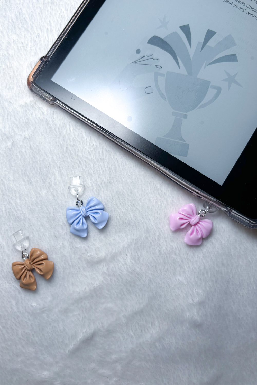 Colored bow kindle charm