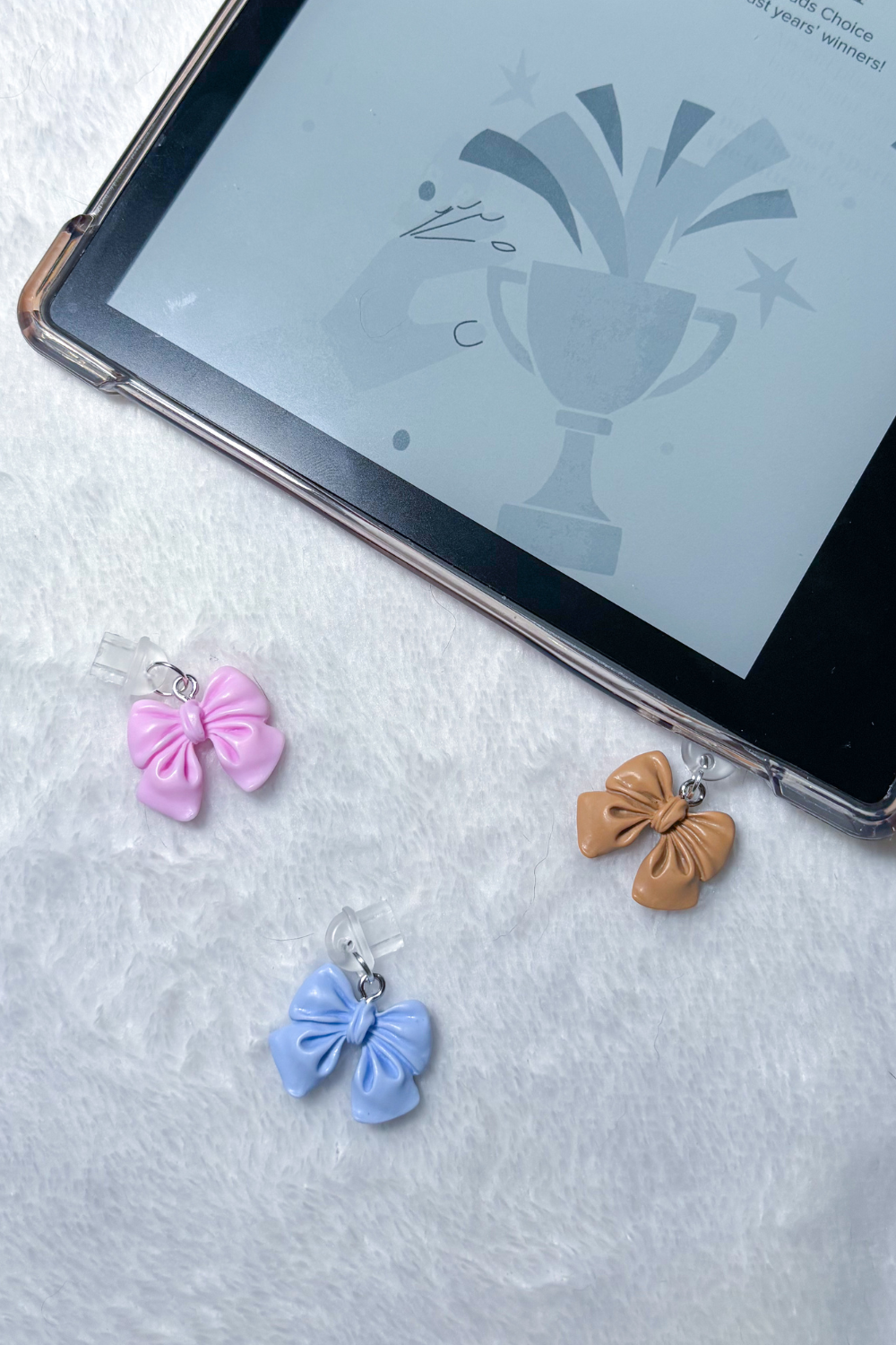 Colored bow kindle charm